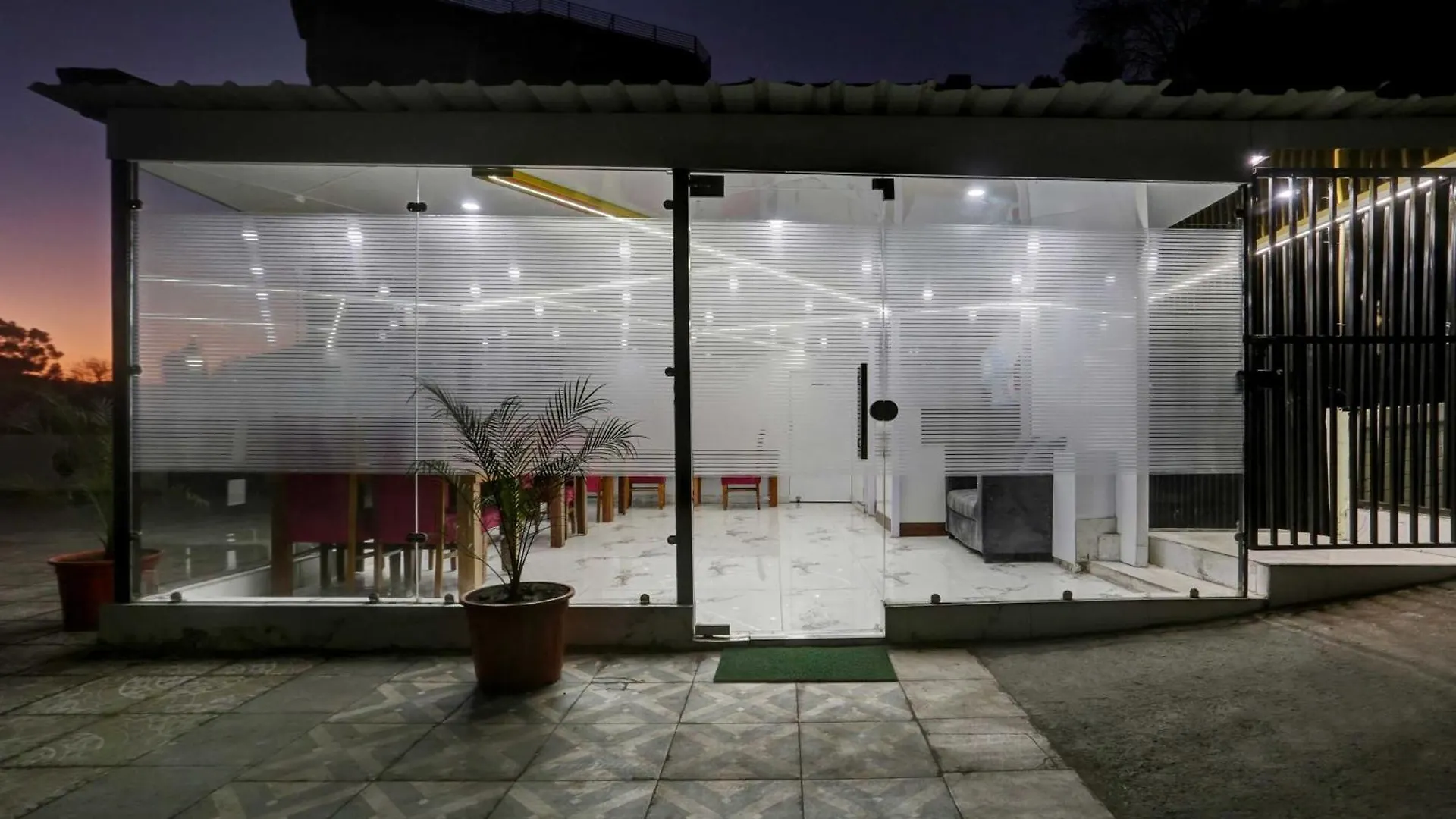 Townhouse Oak Kachighati Isbt Shimla 4*,  Indie